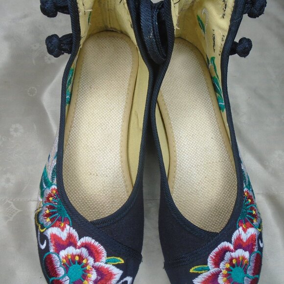 Embroidered Floral Ankle Strap Flats with Asian Vibe, DOUBLE Straps! - Picture 5 of 11